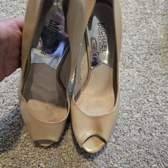 Michael Kors Women's Tan Peep-Toe Heels - Picture 8 of 14